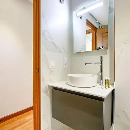 Authentic Apartment In Madrid-Comenda-1-De Exterior foto