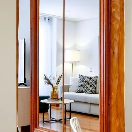 Authentic Apartment In Madrid-Comenda-1-De Exterior foto